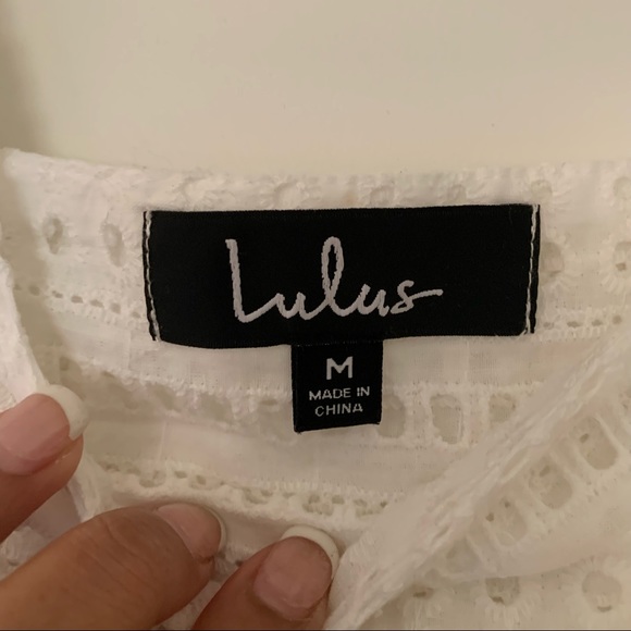 LULU’s tassled top white sleeveless eyelet medium bohemian flowy - Picture 3 of 4